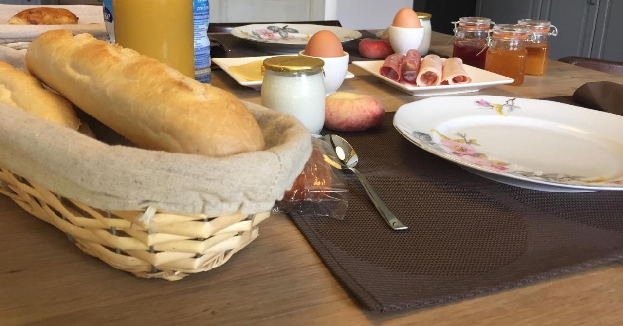 Chambres D'Hotes Domaine Les Grands Perons Hérisson Kültér fotó